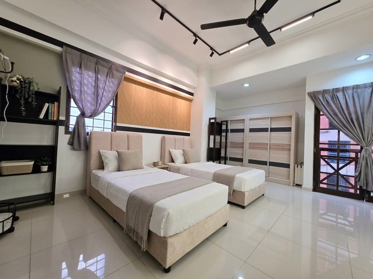 After — Master room with wallpaper, lighting & furniture